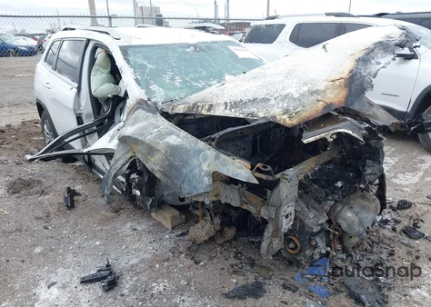 2019 Jeep Cherokee Latitude Plus 4X4 from USA, damaged, VIN 1C4PJMLB9KD271702